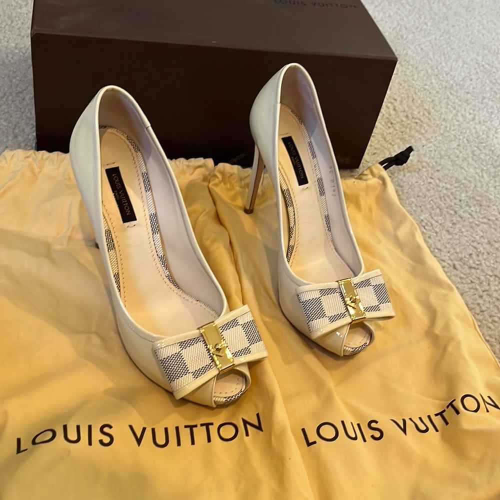 Louis Vuitton
Patent/Damier Azur Valentine Peep Toe Pumps Cream